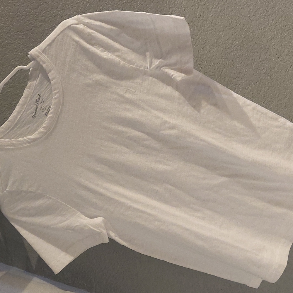 Women's crew neck tee nwot